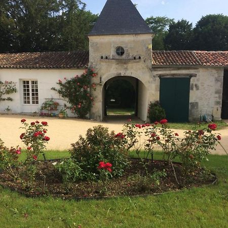 Bed and Breakfast Le Logis Du Plessis Chaniers Экстерьер фото