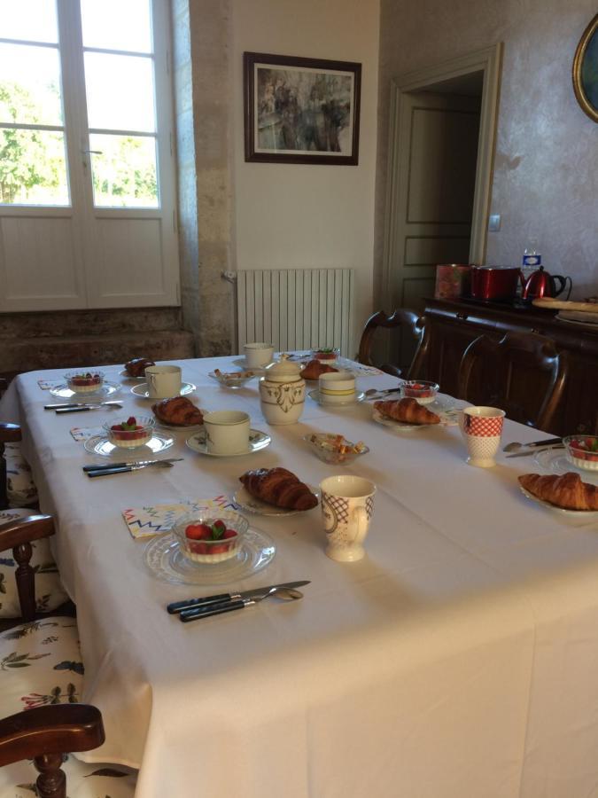 Bed and Breakfast Le Logis Du Plessis Chaniers Экстерьер фото