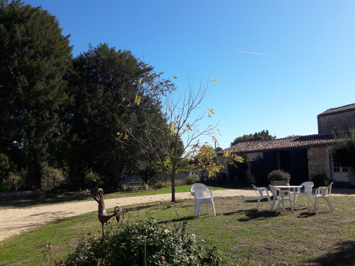 Bed and Breakfast Le Logis Du Plessis Chaniers Экстерьер фото