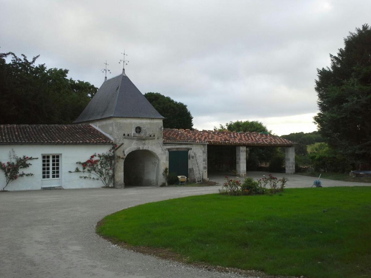 Bed and Breakfast Le Logis Du Plessis Chaniers Экстерьер фото