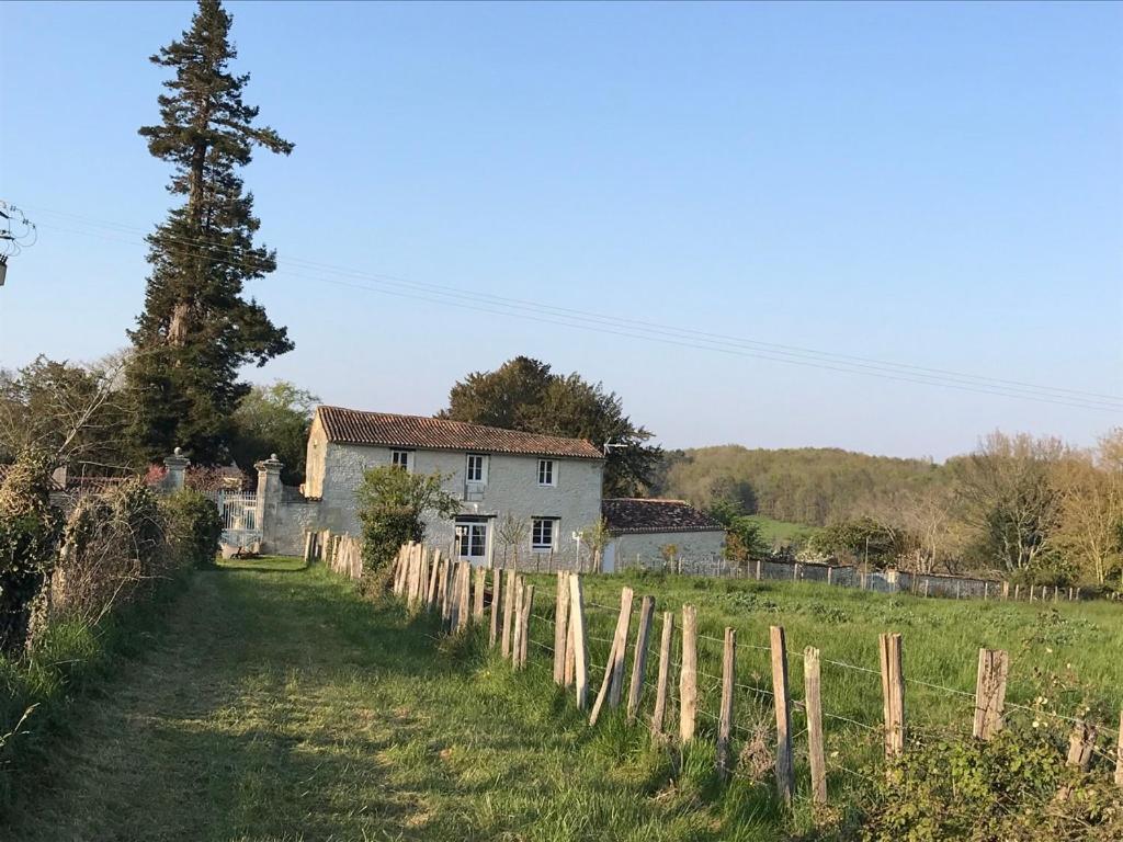 Bed and Breakfast Le Logis Du Plessis Chaniers Экстерьер фото