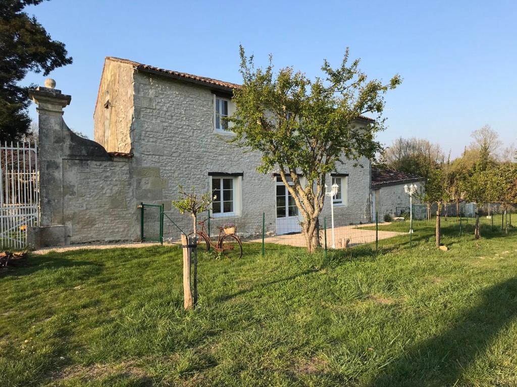 Bed and Breakfast Le Logis Du Plessis Chaniers Экстерьер фото